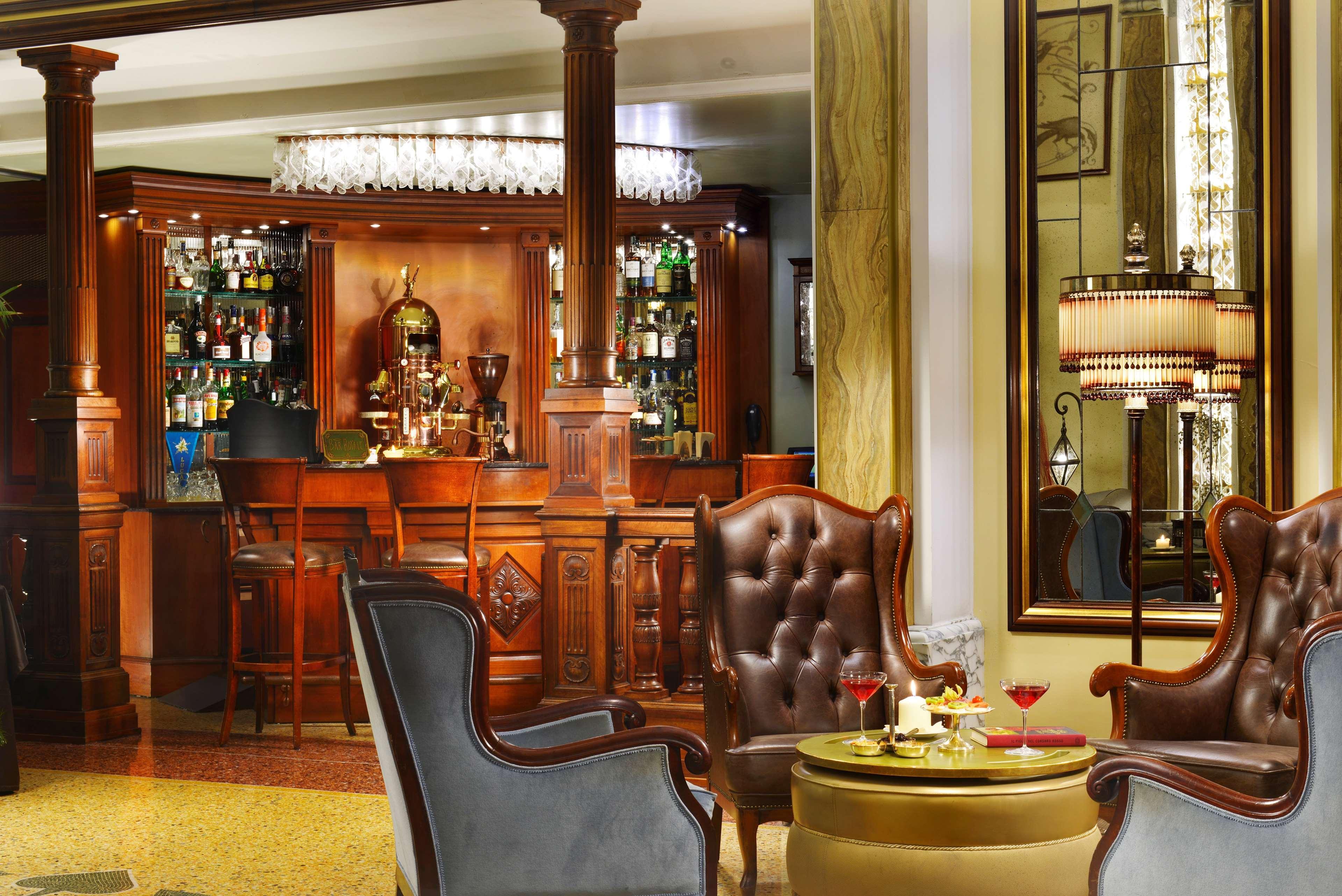 โรงแรมแกรนด์ซาโวเอีย เจนัว ภายนอก รูปภาพ The bar at the St. Regis