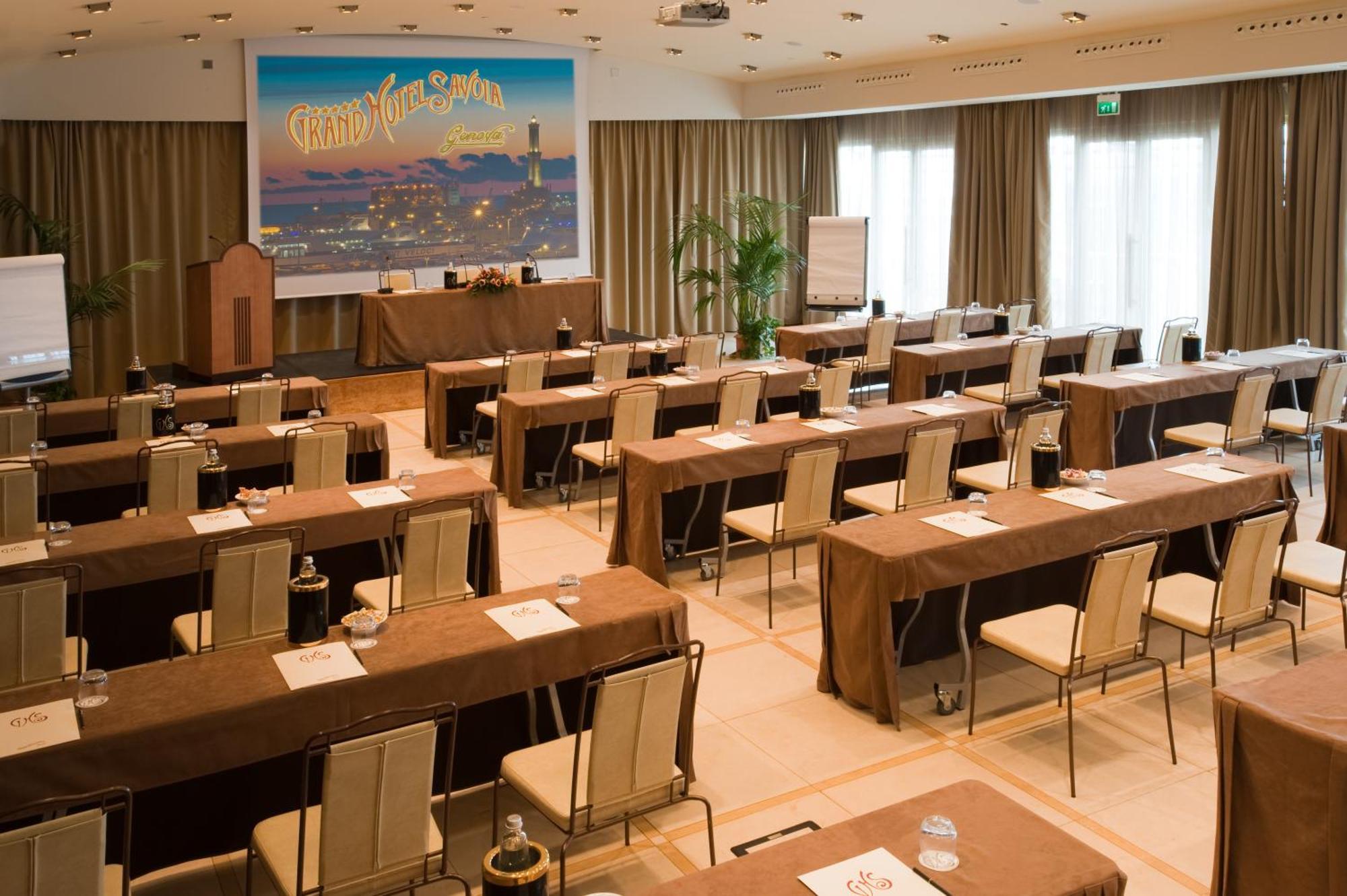 โรงแรมแกรนด์ซาโวเอีย เจนัว ภายนอก รูปภาพ The conference room of the German National Academy of Sciences, Leopoldina, in Halle/Saale